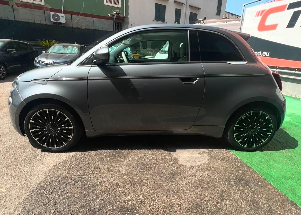 Fiat 500 500e Berlina 42 kWh La Prima