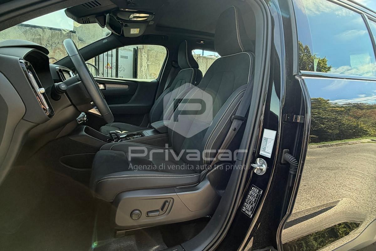 VOLVO XC40 B3 automatico Ultra Black Edition