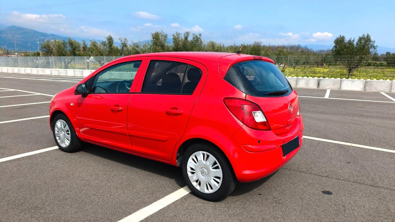 Opel Corsa 1.2 5 porte Cosmo