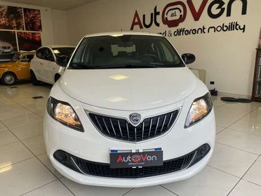 Lancia Ypsilon 1.0 firefly hybrid Silver s