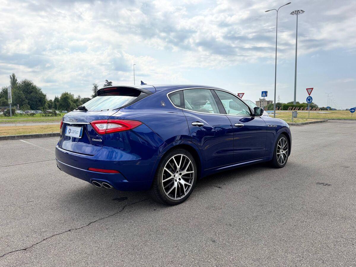 Maserati Levante 3.0 V6 275cv auto