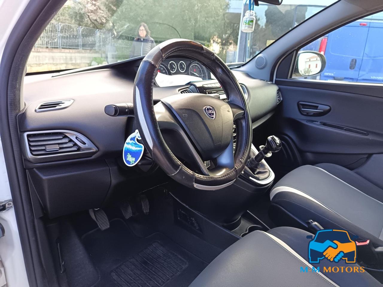 Lancia Ypsilon 5 Porte Ypsilon 0.9 t.air Elle ecochic metano 80cv