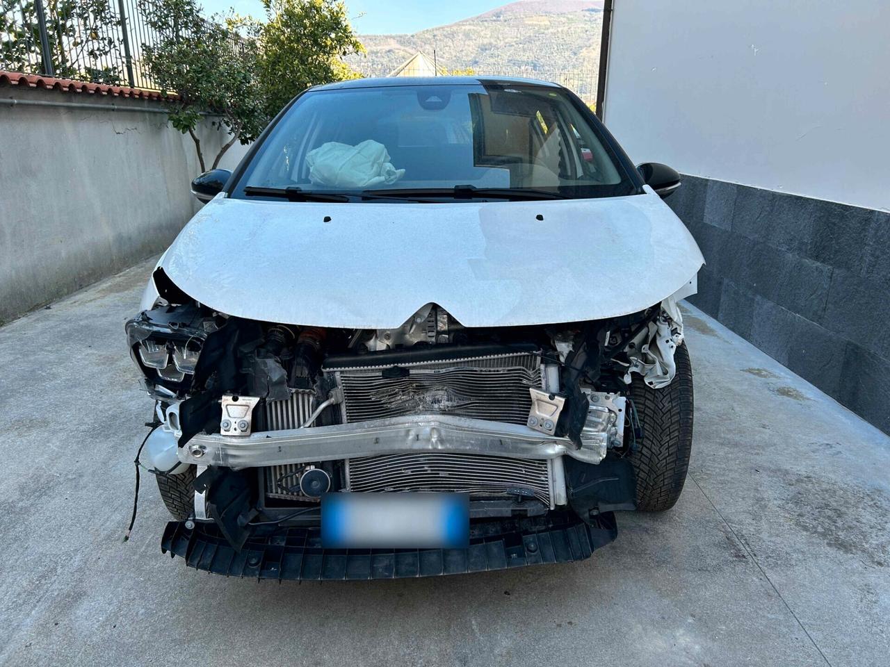 Citroen C3 1.2 Benz 110CV EAT6 - 2023 Incidentata