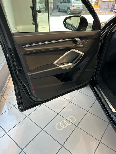 Audi Q3 35 2.0 tdi Advance Business S-tronic