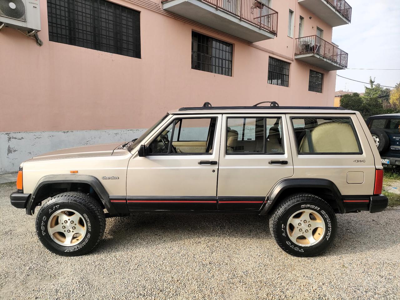 Jeep Cherokee 2.5 TD 5p Selec-Trac Country