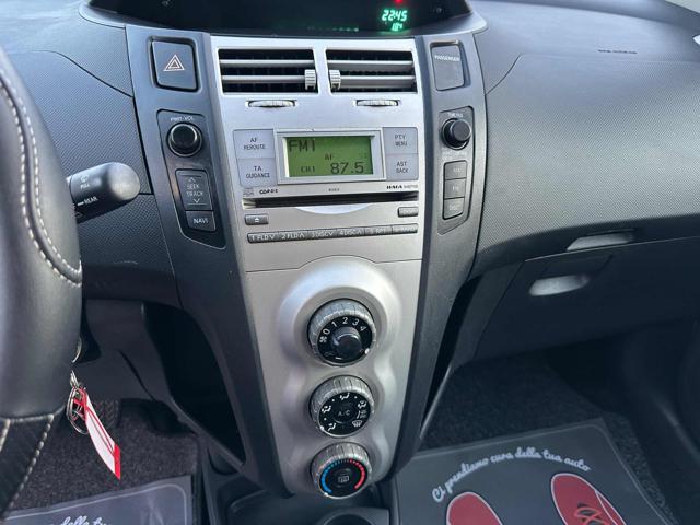 TOYOTA Yaris 1.0 5 porte Sol