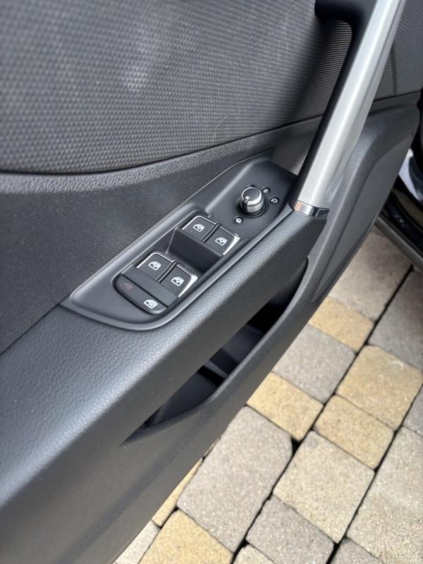 Audi Q2 35 1.5 tfsi S line edition s-tronic NAVI-LED-CAM-18"