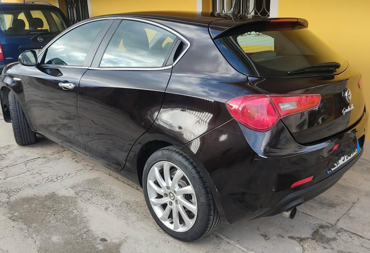 Alfa Romeo Giulietta 1.4 Turbo 120 CV GPL Distinctive fine 2014
