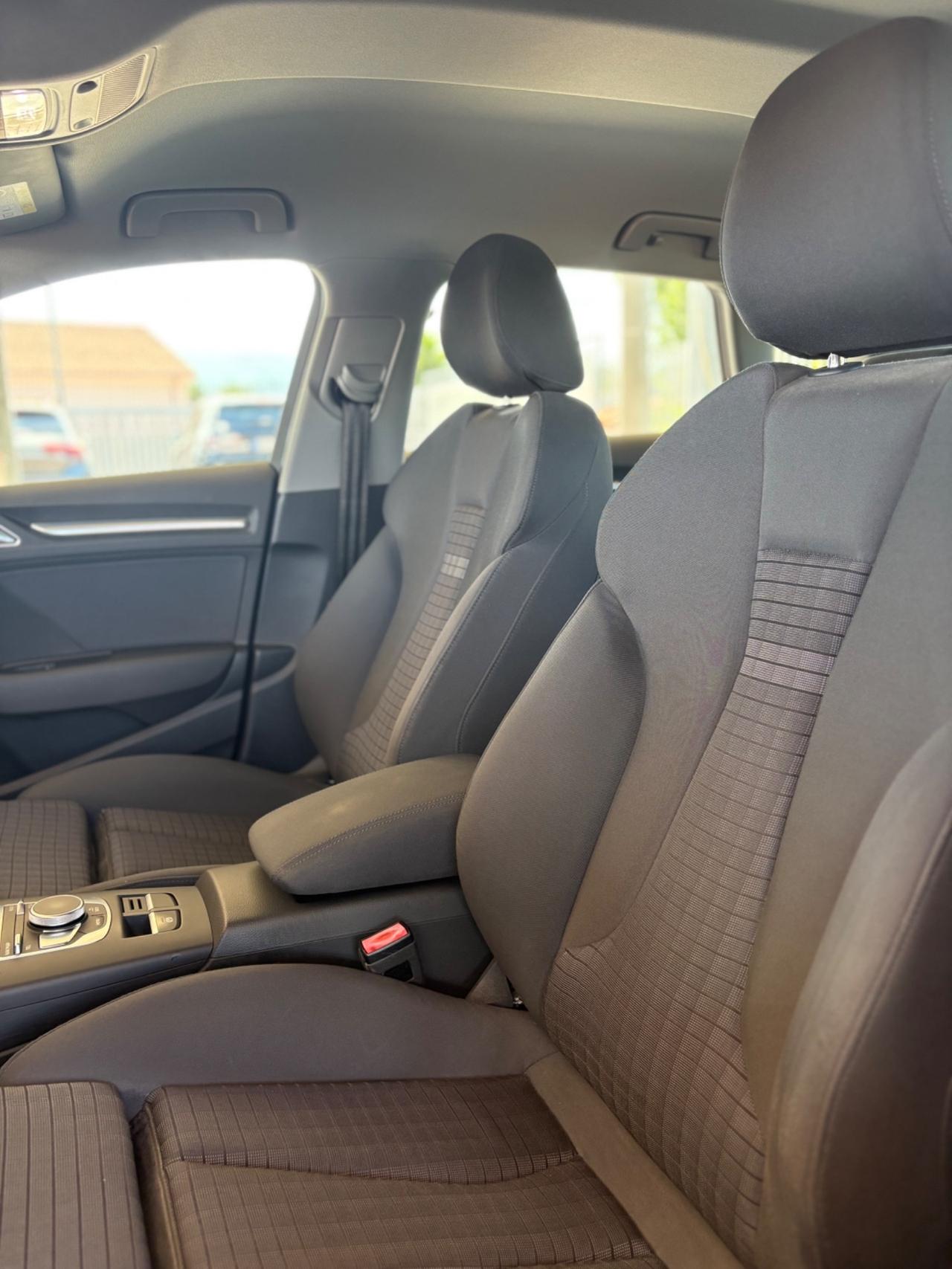Audi A3 1.6 TDI 116 CV S tronic Sport
