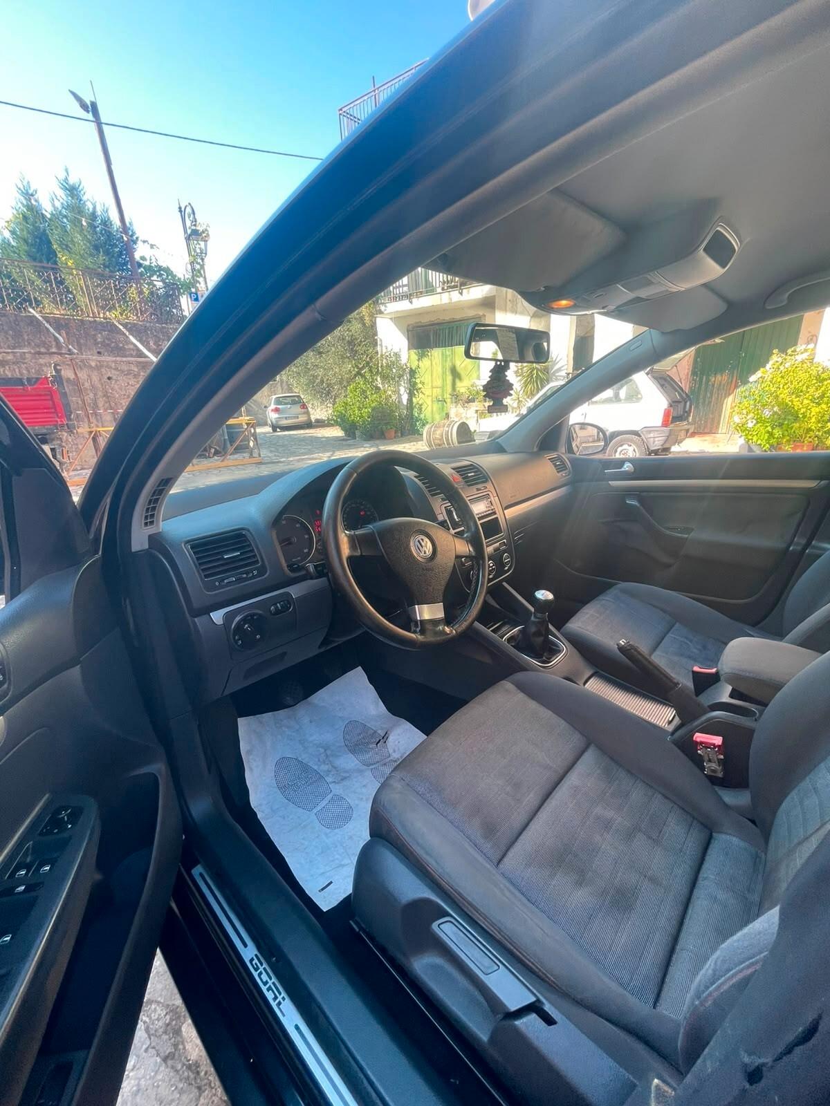 Volkswagen Golf 1.9 TDI 5p. Sportline