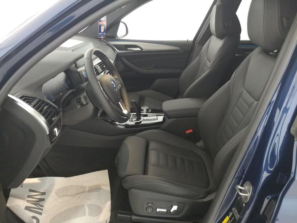 BMW iX3 BEV Impressive