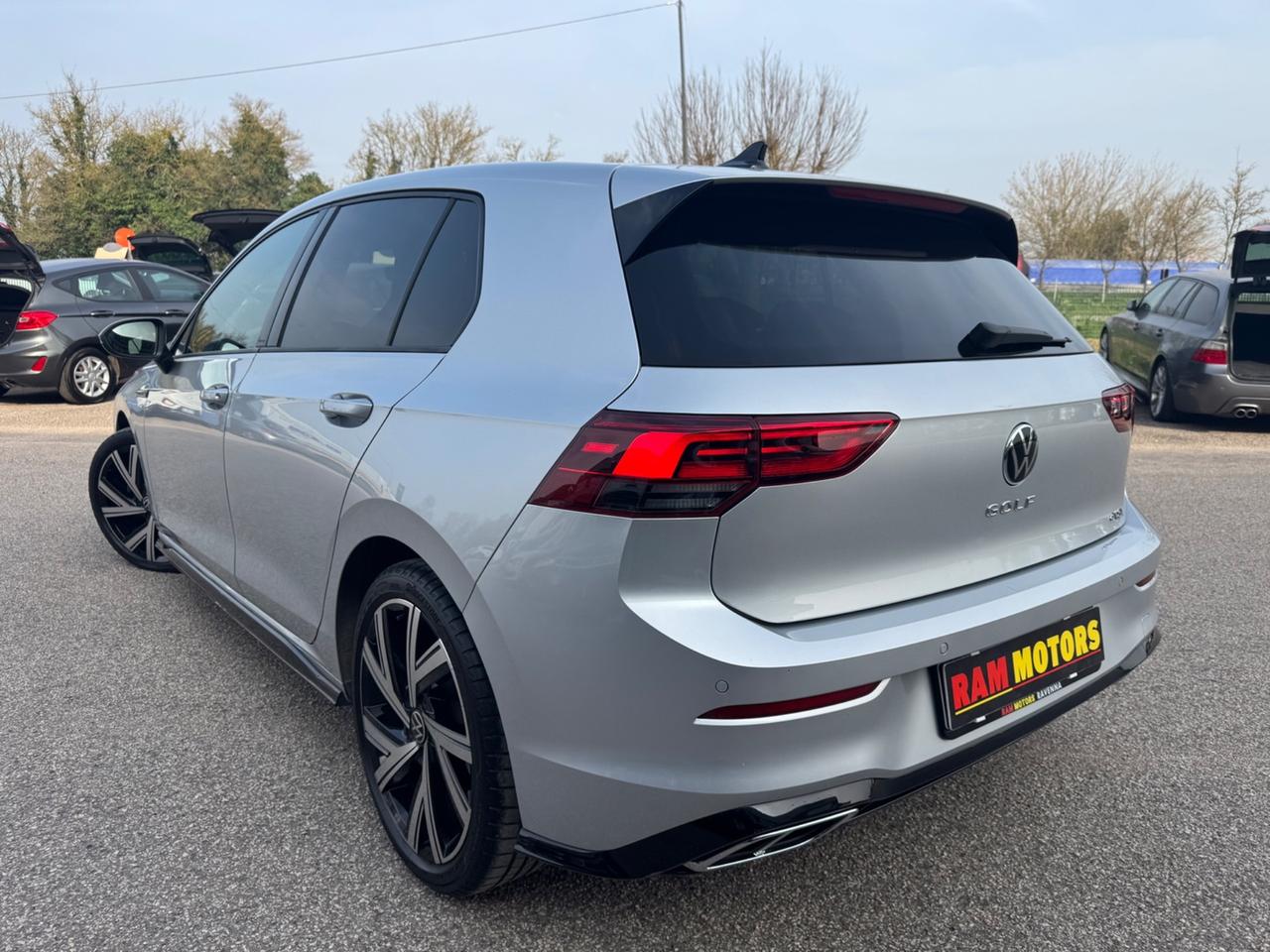 VOLKSWAGEN GOLF 8 R-LINE DSG 1.5 eTSI 150 CV EVO ACT