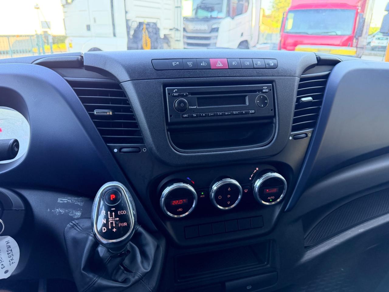 Iveco Daily 35-180 Hi matic L2H2 2018
