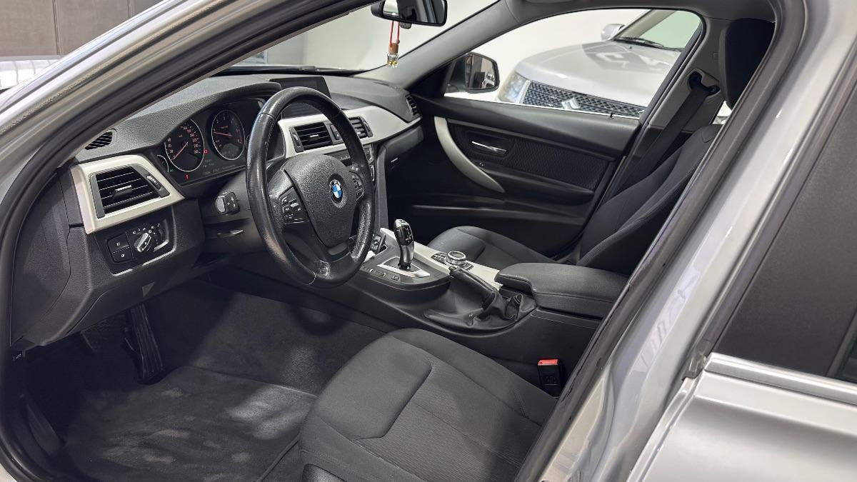 BMW - Serie 3 Touring - 320d Touring Luxury