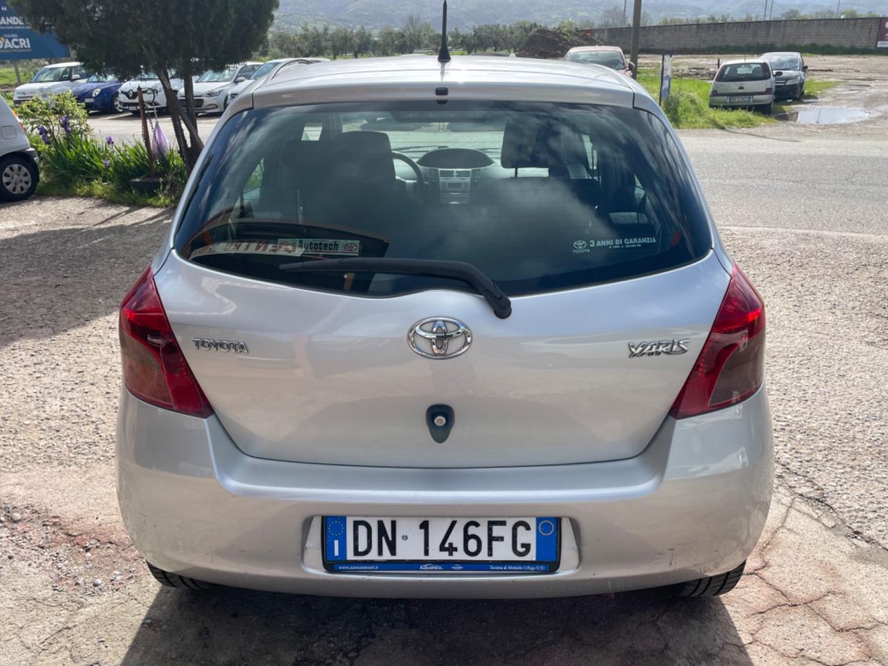 Toyota Yaris 1.3 5 porte Sol CAMBIO AUTOMATICO