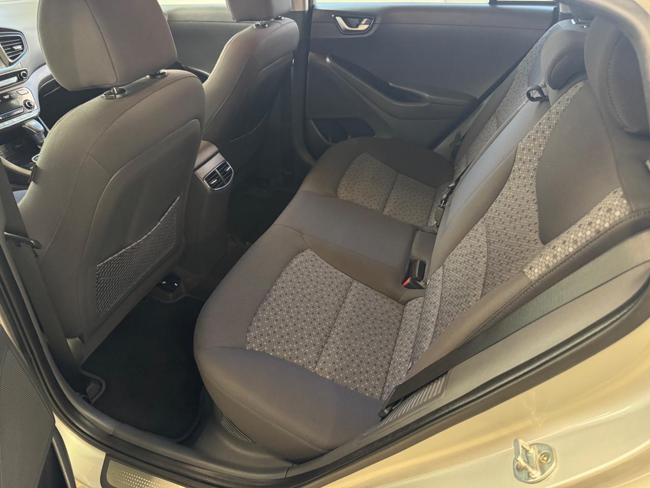 Hyundai Ioniq 1.6 Plug-in Hybrid DCT Style