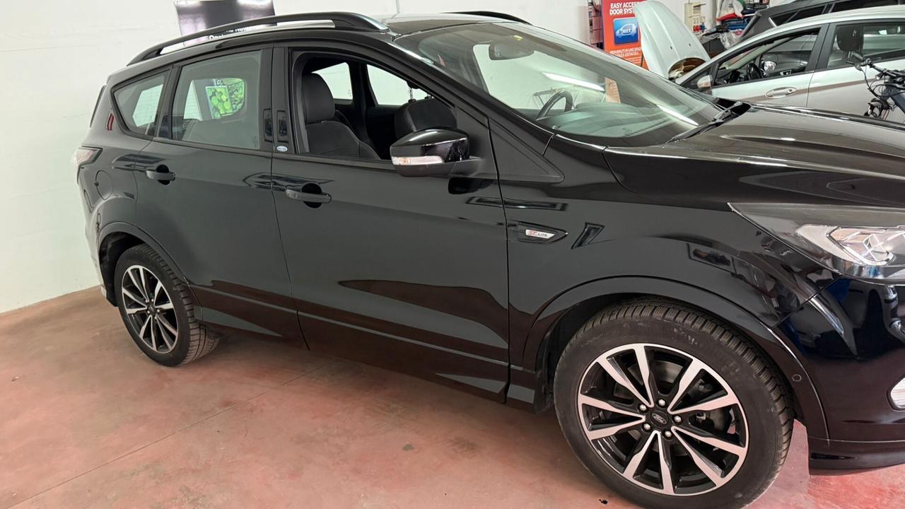 Ford Kuga 2.0 TDCI 120 CV S&S 2WD ST-Line