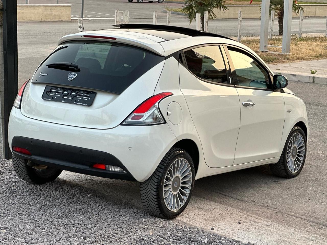 Lancia Ypsilon 1.3 MJT 75 CV Platinum