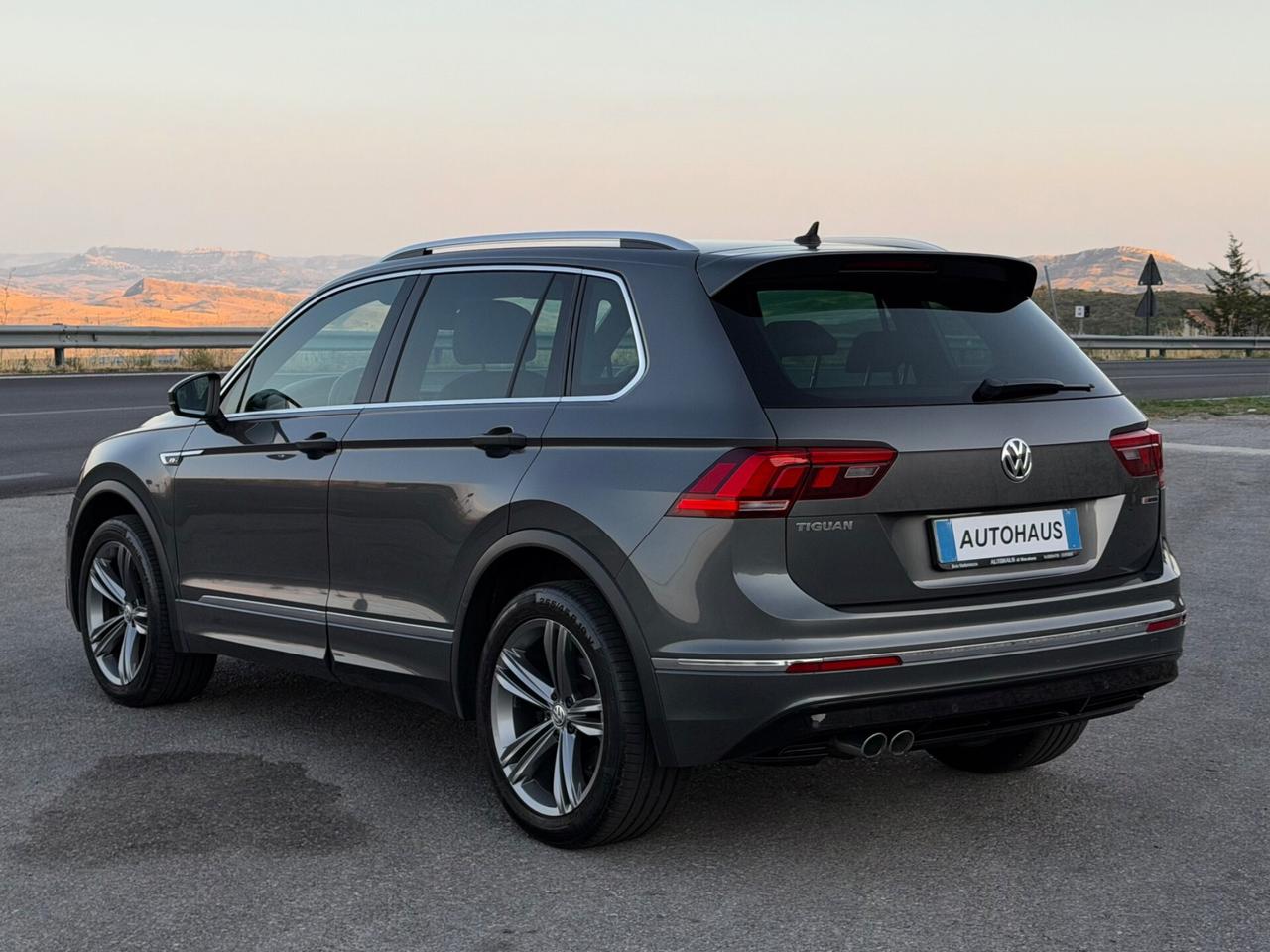 Volkswagen Tiguan 2.0 TDI 150cv DSG 4MOTION R-Line