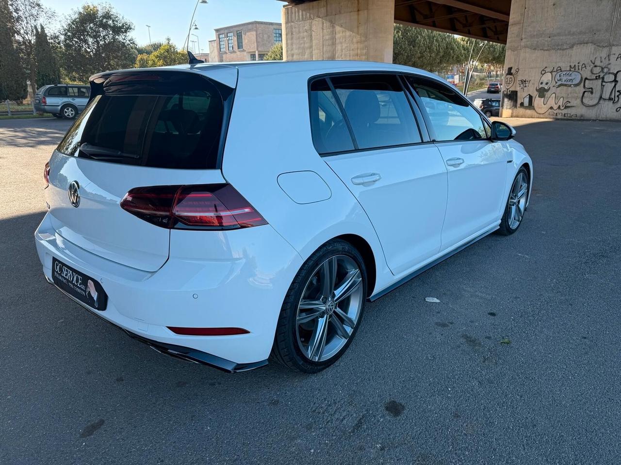 Volkswagen Golf 1.6 TDI 115 CV 5p R line