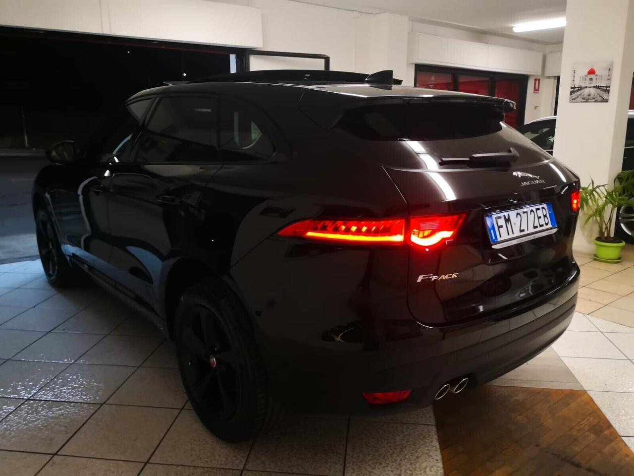 Jaguar F-Pace 2.0 D 180 CV AWD aut. R-Sport