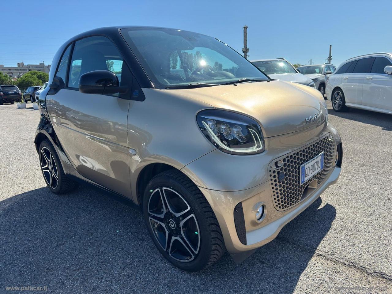 SMART fortwo EQ Parisblue