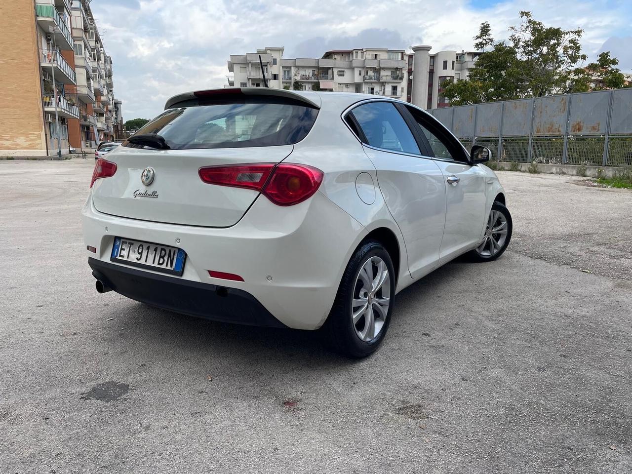 Alfa Romeo Giulietta 1.6 JTDm-2 105 CV Exclusive Full Perfett