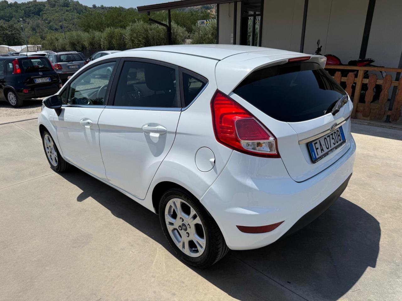 Ford Fiesta 1.5 TDCi 75CV 5 porte Titanium