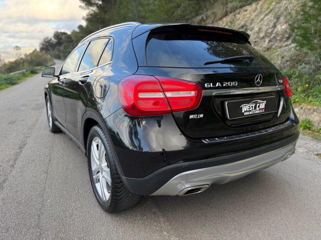 MERCEDES-BENZ GLA 200 d Automatic Premium