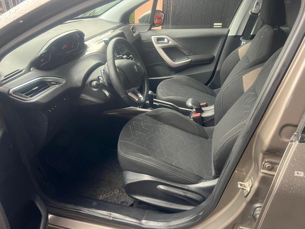 Peugeot 2008 1.6 e-HDi 92 CV Stop&Start robotizzato Allure