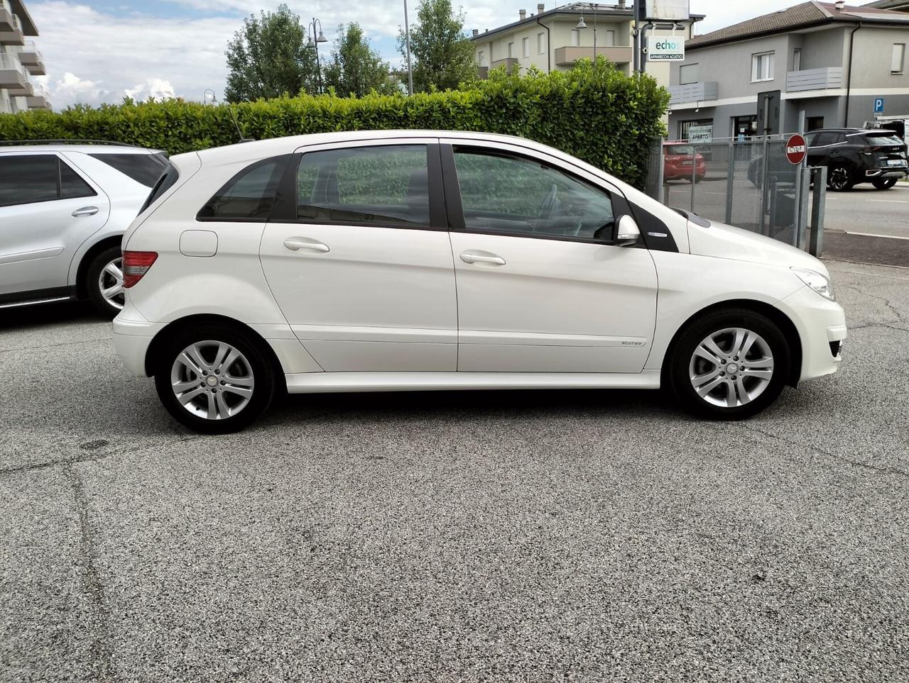 Mercedes-benz B 180 Benz Premium