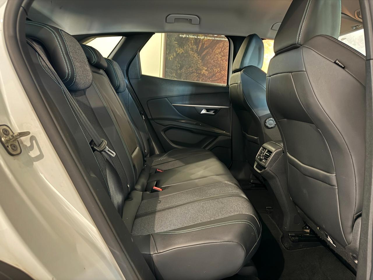 PEUGEOT 3008 1.5 BLUEHDI EAT8 ALLURE PACK 2022