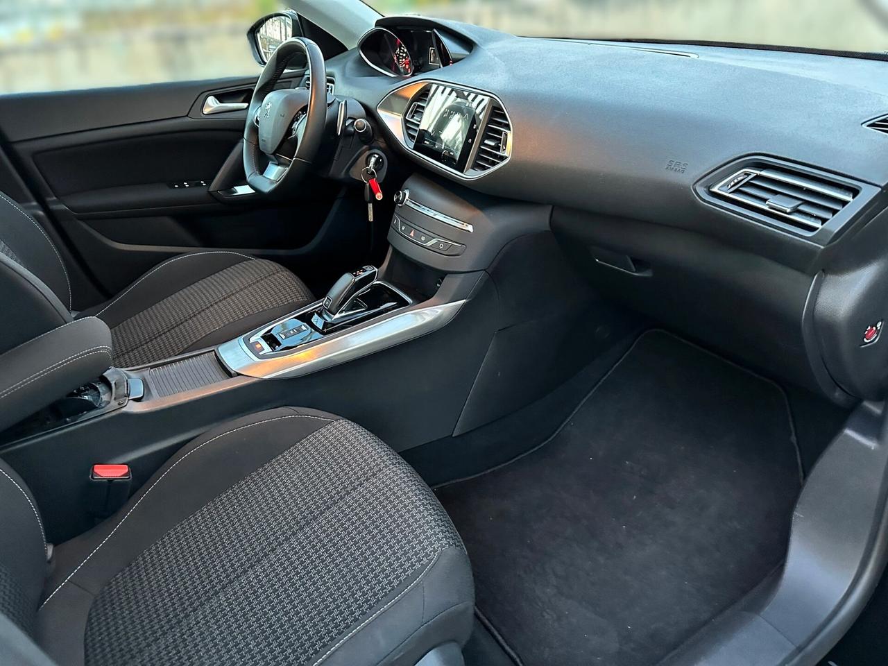 Peugeot 308 BlueHDi 130 S&S EAT8 Active Business