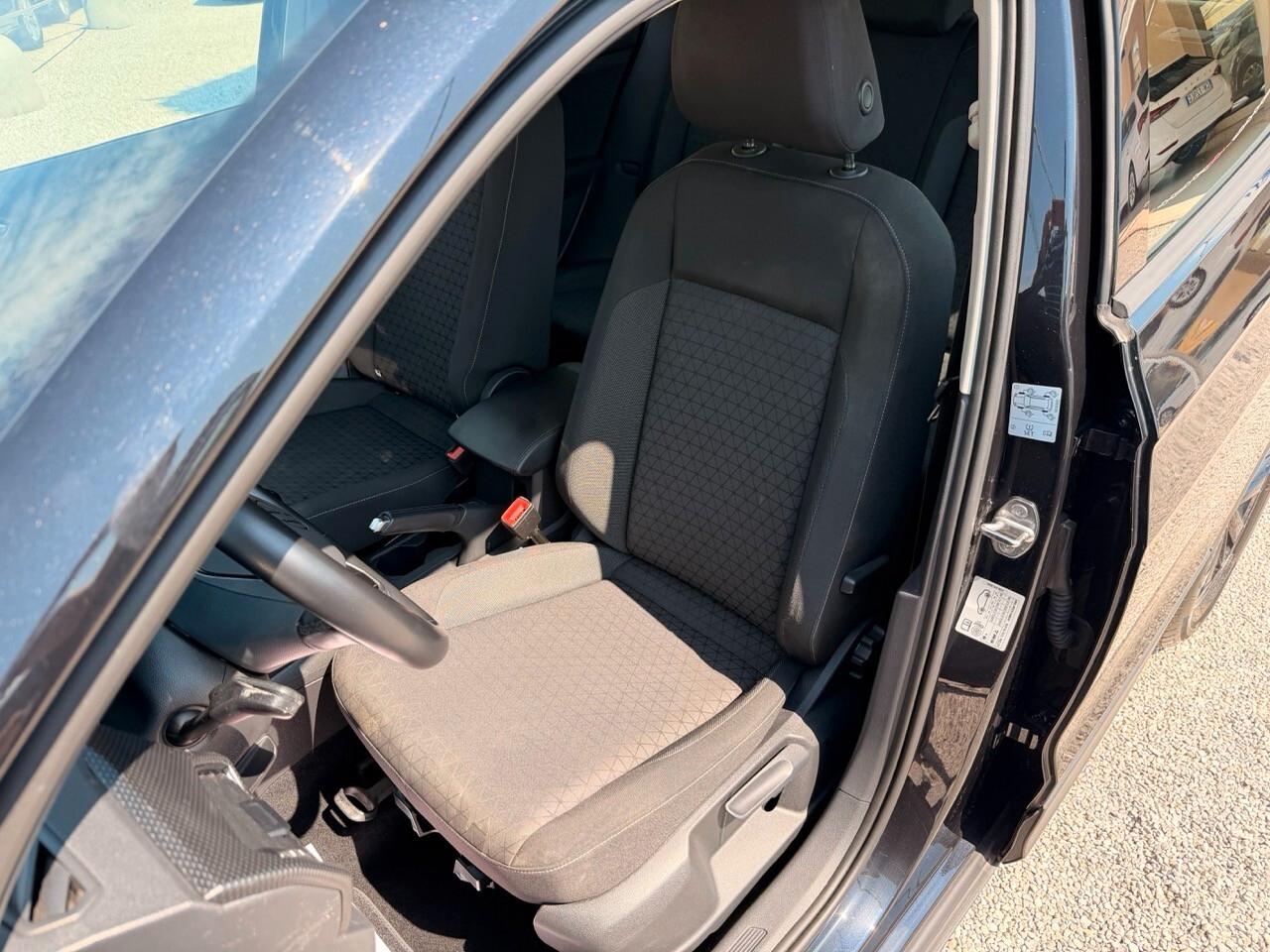 Volkswagen T-Cross 1.0 tsi Style 95cv (display digitale App connect Climatronic)