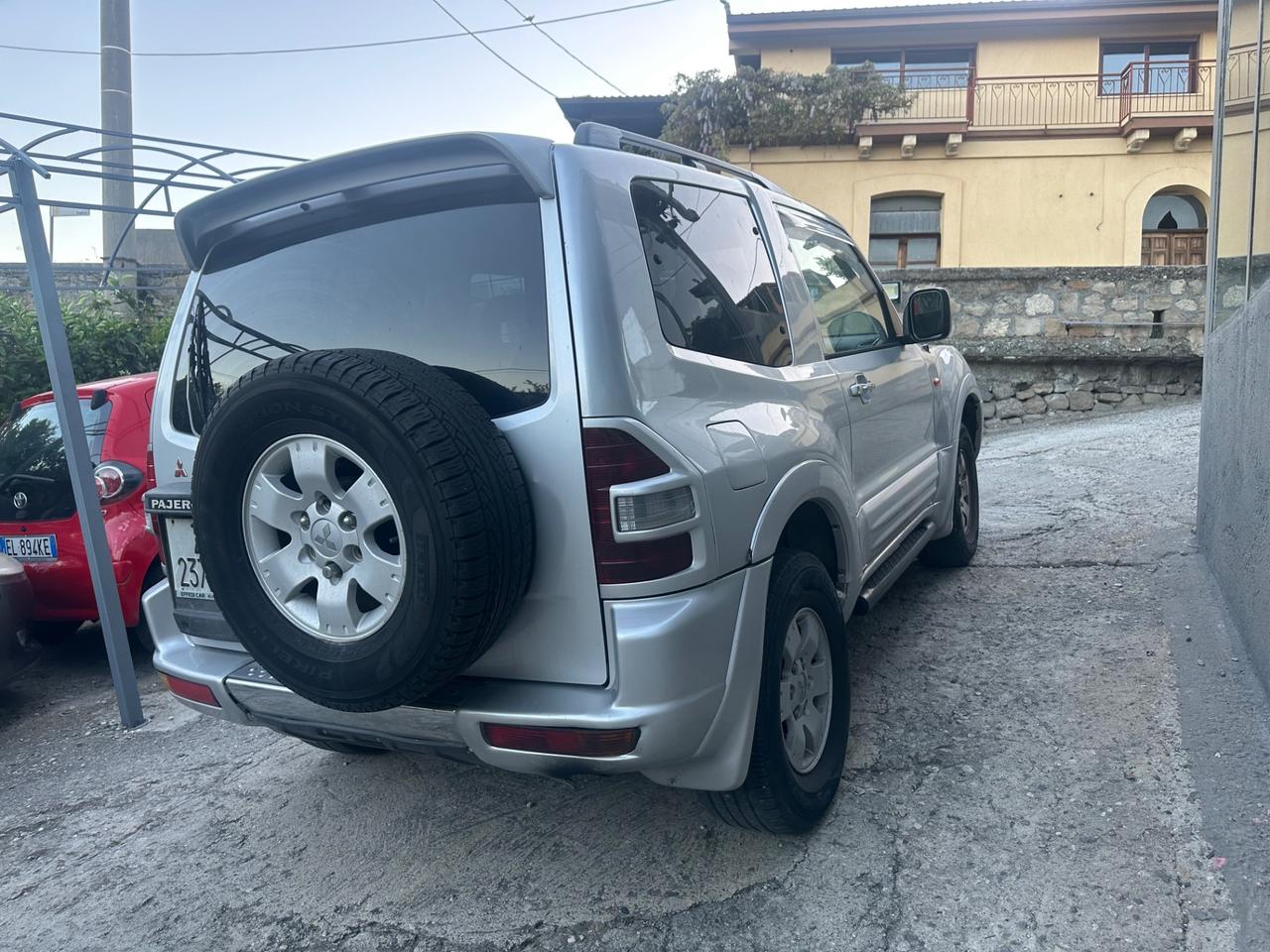 Mitsubishi Pajero 3.2 16V DI-D 3p. GLX