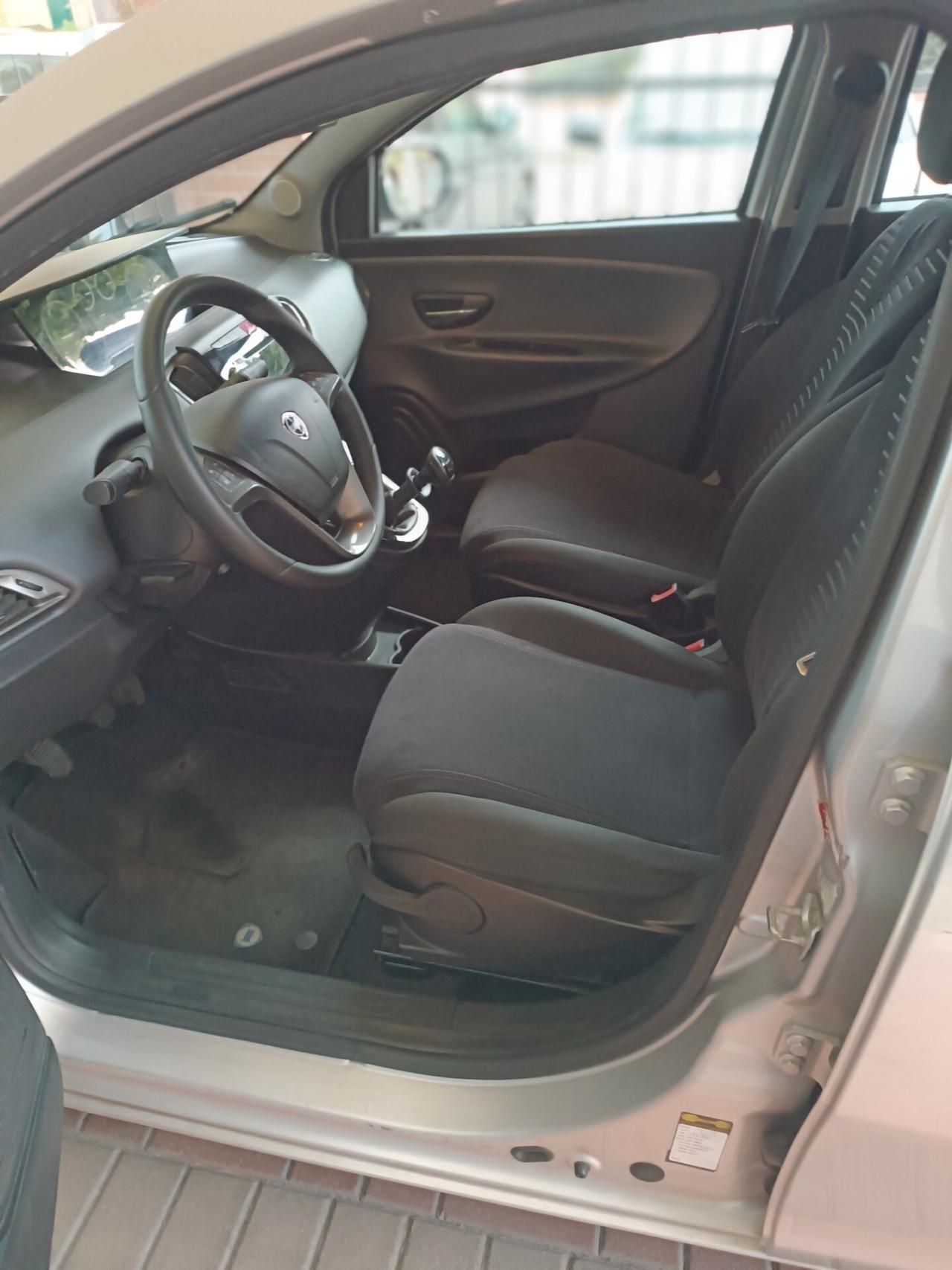 Lancia Ypsilon 1.2 69 CV 5 porte GPL Ecochic Gold