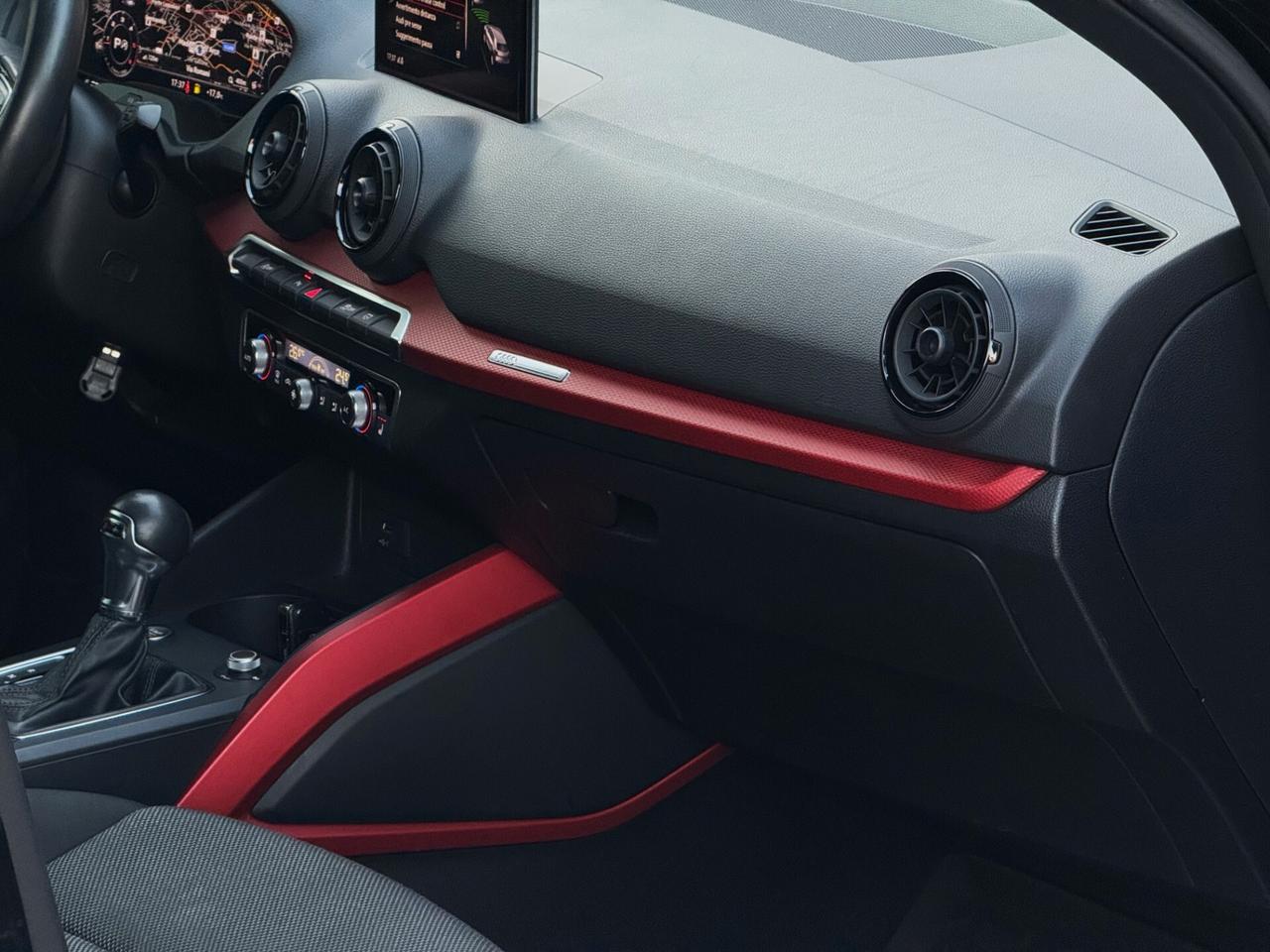 Audi Q2 30 TDI S line Edition S-tronic 116CV COCKPIT