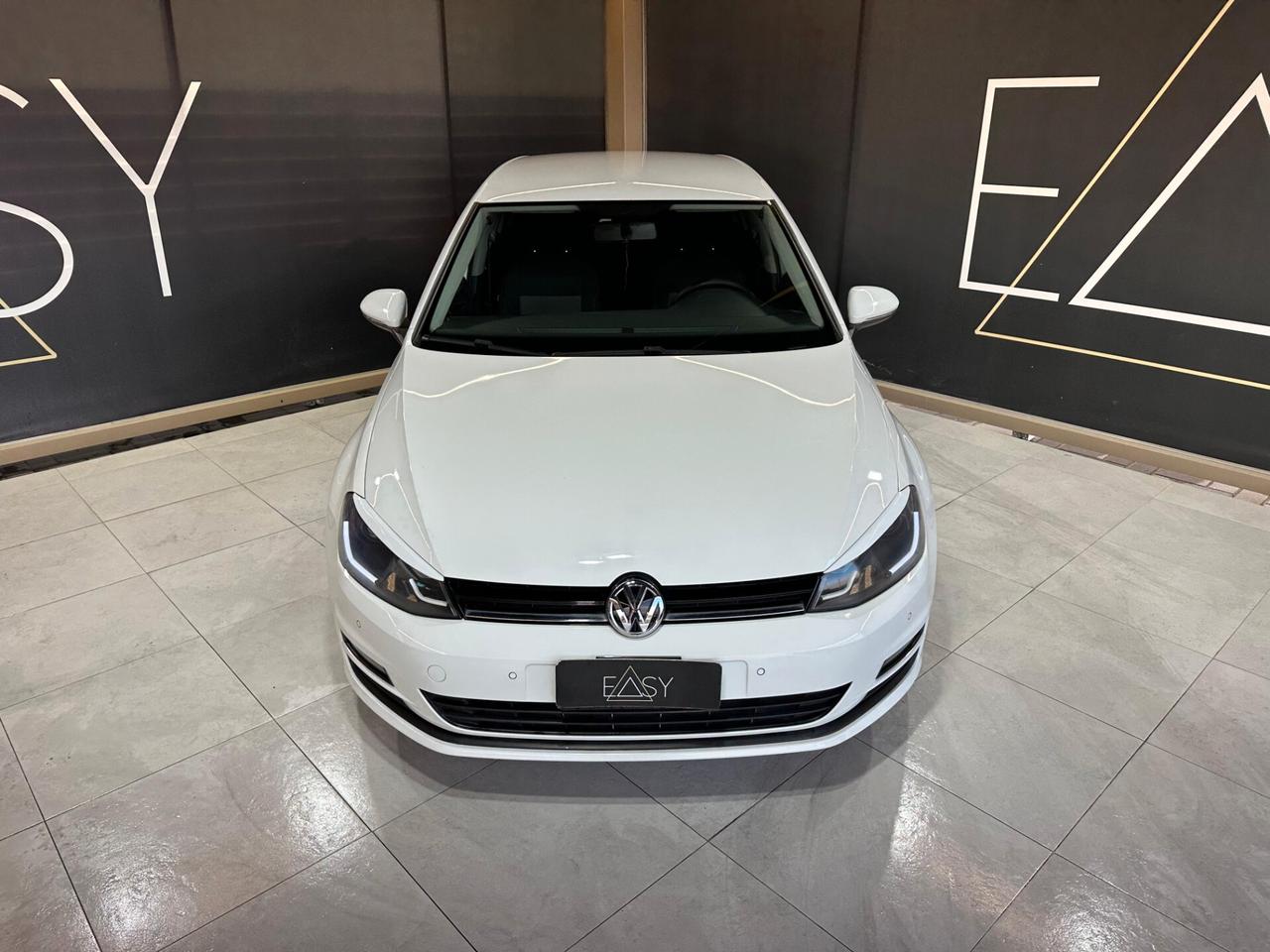 Volkswagen Golf 5p 1.6 tdi Trendline 90cv * NEOPATENTATI *