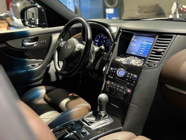 INFINITI QX70 3.0 diesel V6 AT S Premium