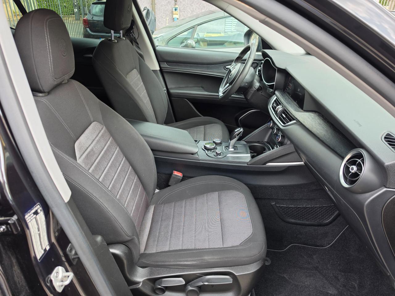 Alfa Romeo Stelvio 2.2 Turbodiesel 160 CV AT8 RWD Sport-Tech