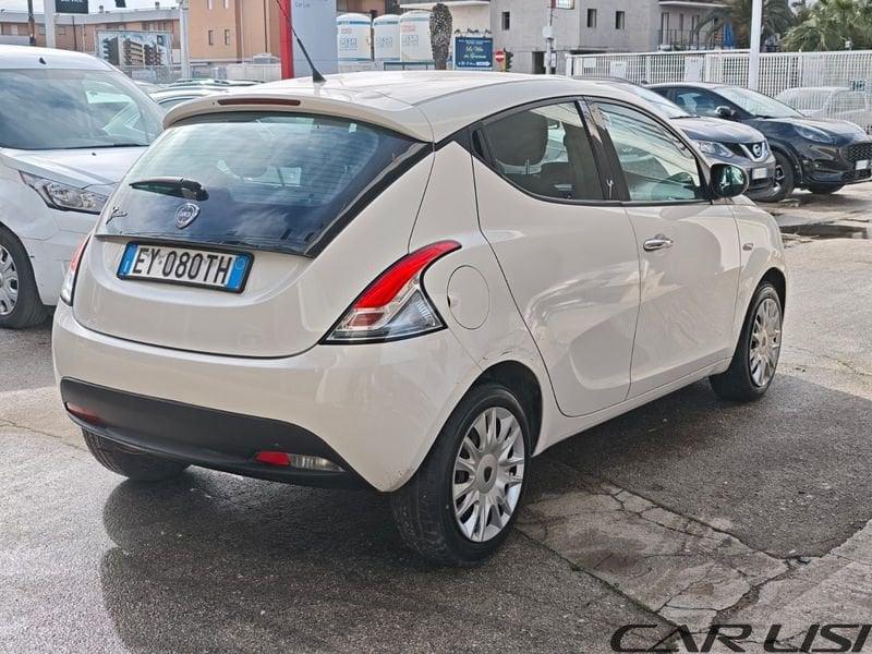 Lancia Ypsilon 1.3 MultiJet 95 cv Stop & Start Silver