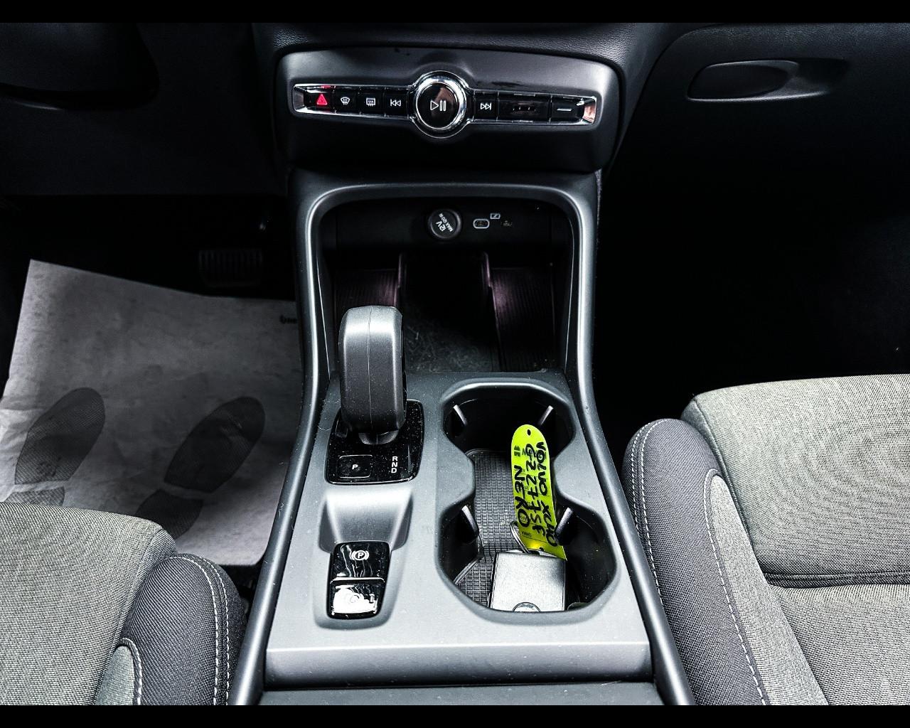 VOLVO XC40 (2017-->) - XC40 B3 automatico Core