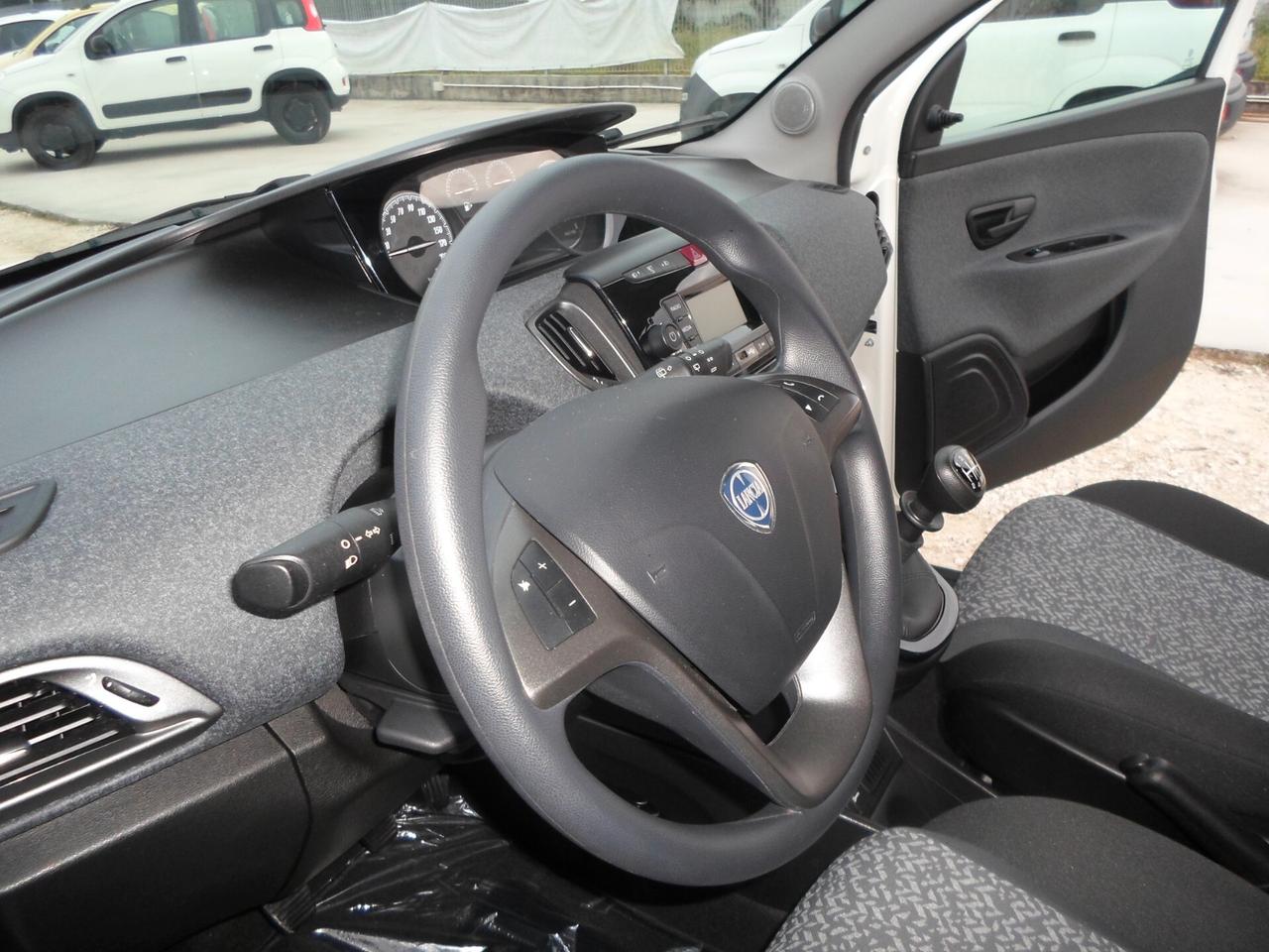 Lancia Ypsilon 1.0 FireFly 5 porte S&S Hybrid Ecochic Gold