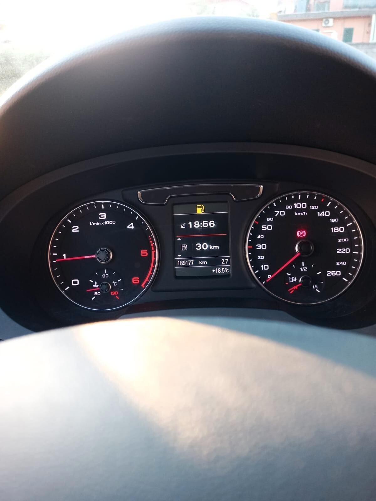 Audi Q3 2.0 TDI Business 2015 – Finanziabile –