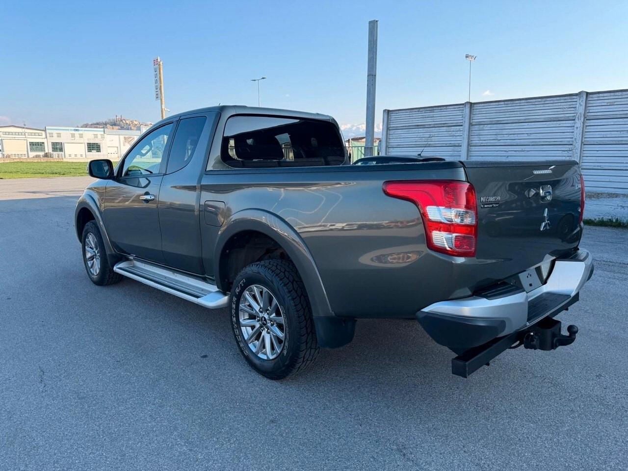 Mitsubishi L200 2.4 DI-D/154CV 2WD Double Cab Invite