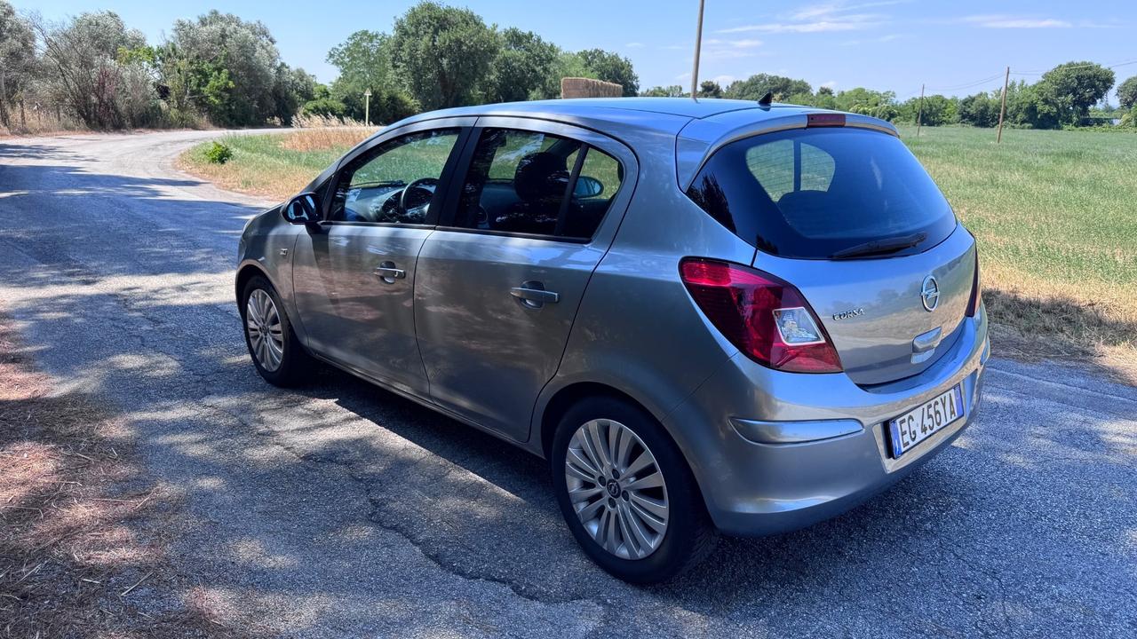 Opel Corsa 1.2 5 porte Club