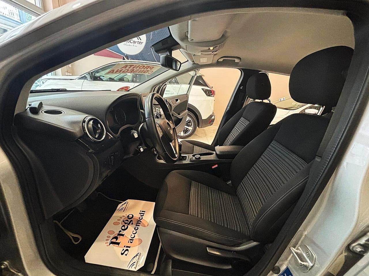 Mercedes CLASSE B 180 110CV ** GANCIO TRAINO**