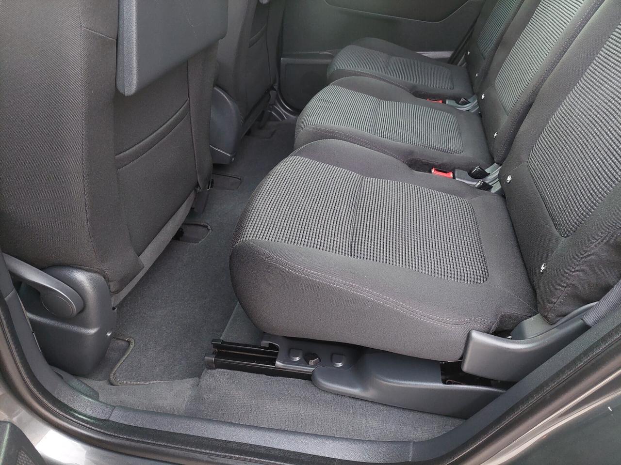 Peugeot 5008 1.6 HDi 110CV 80.000km 7posti