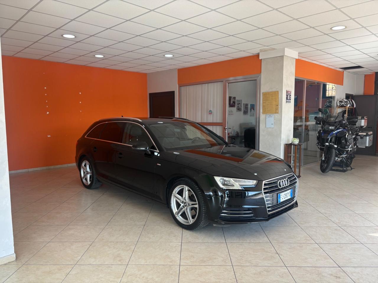 Audi A4 Avant 2.0 TDI 150 CV s-line permute e finanziamenti