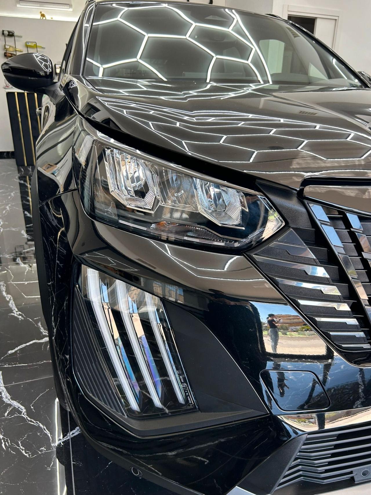 Peugeot 2008 PureTech 1.2 Benzina 100 cv S&S Allure